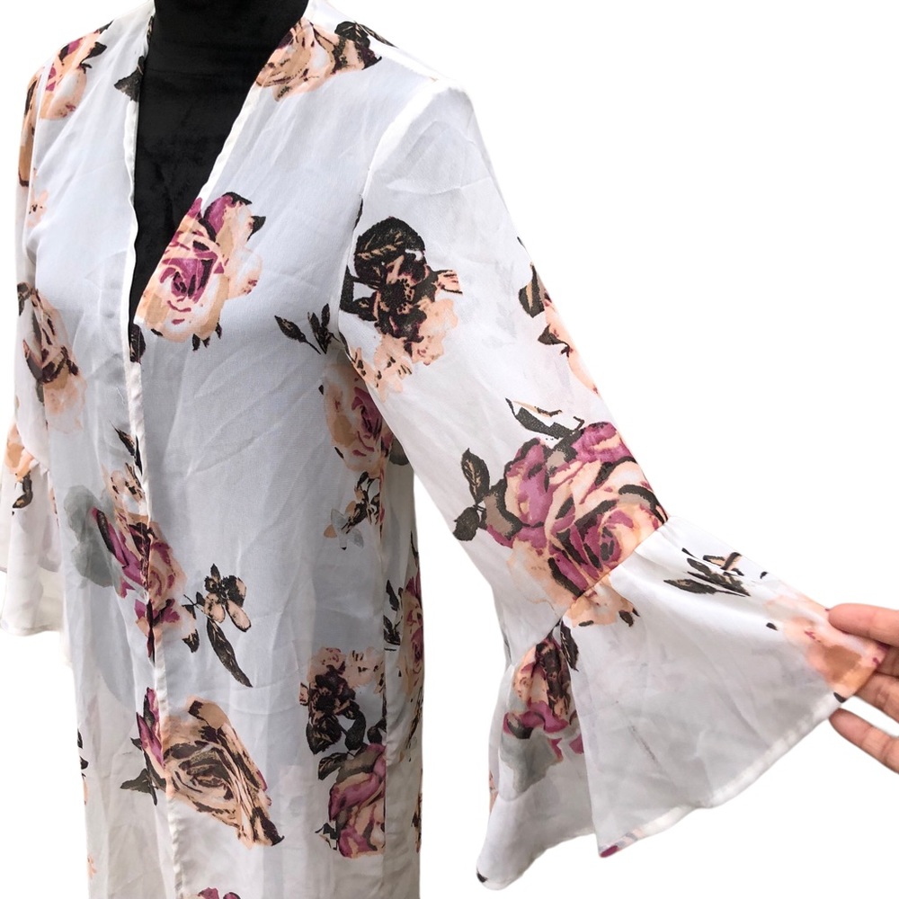 Ivy & Main Large Rose Sheer Kimono size S/M - Picture 6 of 12